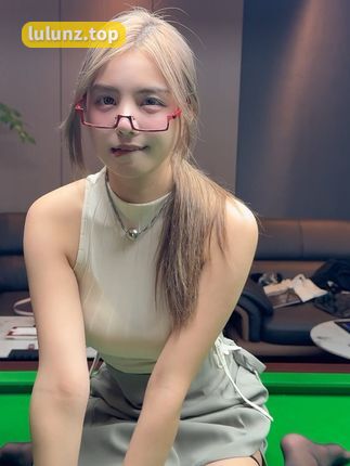 翻白眼的八酱她到底做了什么？解析八酱翻白眼背后的幽默梗