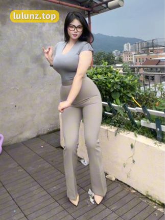 抖音网红可爱的肉巴私密圈，微密圈最新资源大曝光