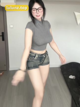 微密圈可爱的肉巴性感作品，肉嘟嘟的她为何如此迷人？