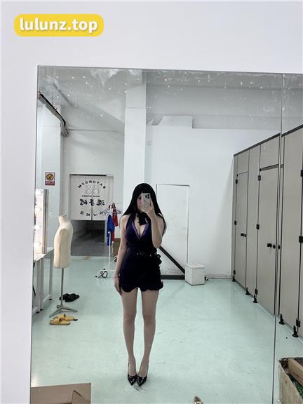 玫桃泡芙抖音红人图集，打破次元的视觉冲击