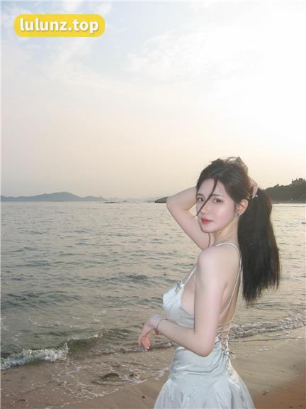 玫桃泡芙抖音红人图集，打破次元的视觉冲击