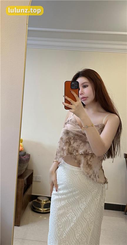 玫桃泡芙微博与抖音图集大对比，哪边更精彩？