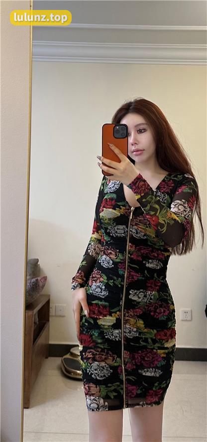 玫桃泡芙微博与微密圈内容对比，如何更有趣？