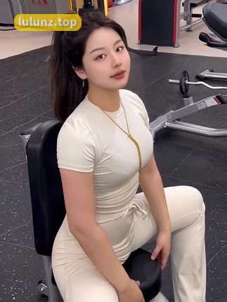 月球造梦家微博私图全集，揭秘她的生活侧面