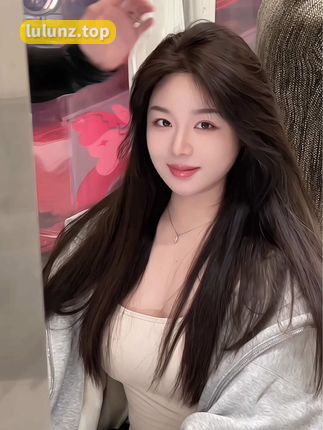 路人拍到的月球造梦家，她的真实颜值大曝光