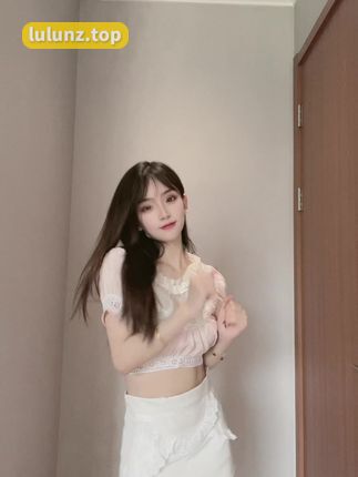 抖音崽崽阿的动态分享，她的甜美生活记录