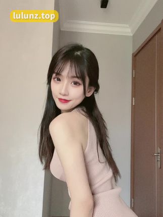 崽崽aaa的可爱纯欲小姐姐，动感光波视频热度飙升