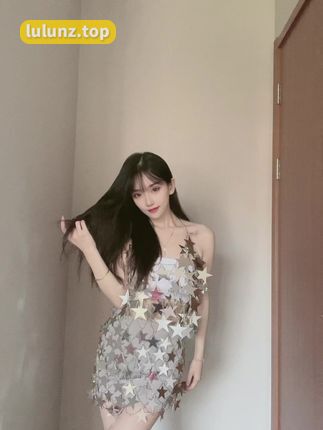 崽崽aaa的可爱纯欲小姐姐，动感光波视频热度飙升