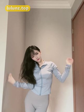 抖音崽崽阿的动态，与粉丝互动的甜美瞬间