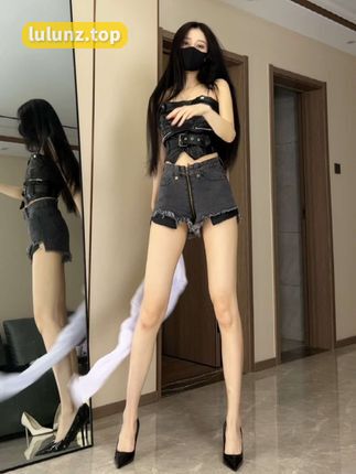 唐十七现实照片曝光，探秘她的真实生活