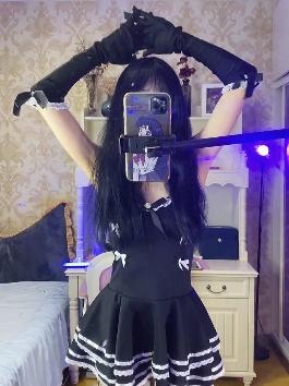 唐十七作品展示，从文字到图像的跨界创作