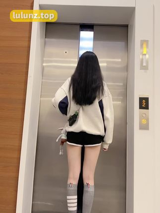 唐十七微密圈图片分享，青春活力与魅力的完美展示