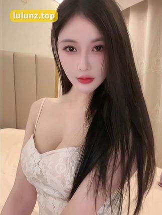 夏天的小雪微圈最新视频，捕捉她每一个精彩瞬间