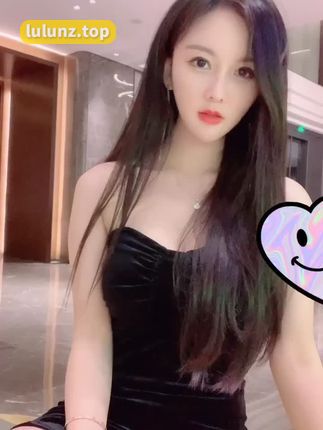 夏天的小雪微博与抖音内容对比，如何在两个平台上展现自我