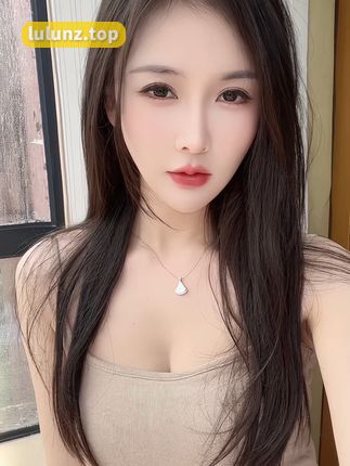 夏天的小雪微博与抖音内容对比，如何在两个平台上展现自我