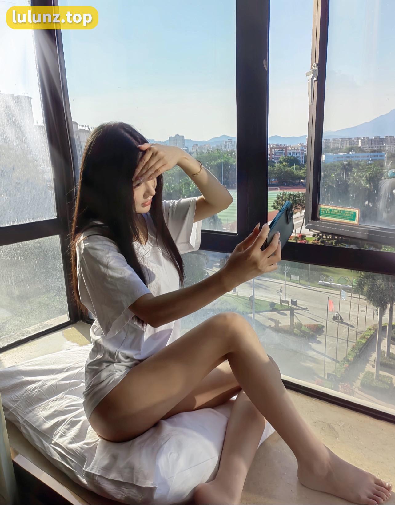 夏天的小雪微博与抖音内容对比，如何在两个平台上展现自我