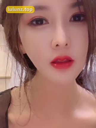 夏天的小雪原版视频，重温她的经典视频与成长历程