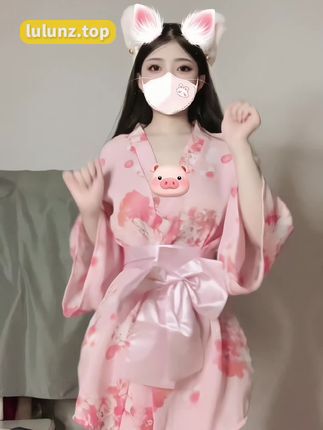 小芋泥yyy真实露脸视频合集，她的本真样貌与粉丝期望相符吗？