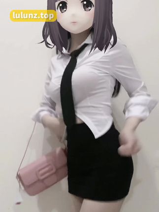 小芋泥yyy微博照片分享，她的独特自拍风格如何征服粉丝？