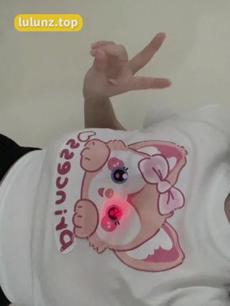 抖音网红小芋泥yyy作品回顾，她的独特风格从何而来？