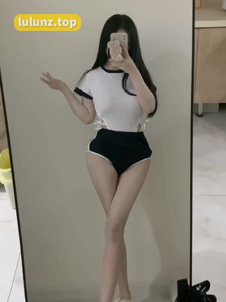 小芋泥yyy的时尚穿搭技巧，她的穿搭风格有哪些独特之处？