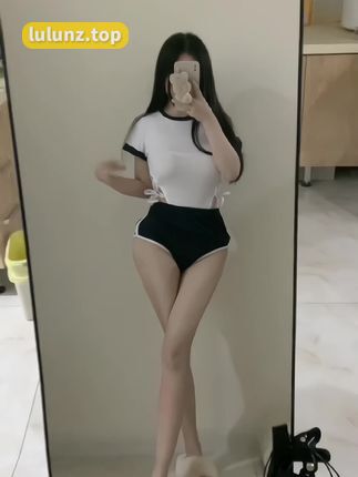 小芋泥yyy的时尚穿搭技巧，她的穿搭风格有哪些独特之处？