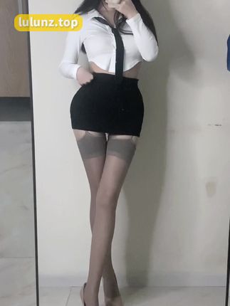 小芋泥yyy的时尚穿搭技巧，她的穿搭风格有哪些独特之处？