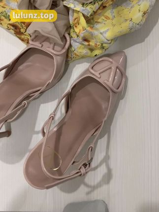 小芋泥yyy相册美照欣赏，她的独家照片合集在哪里可以看到？