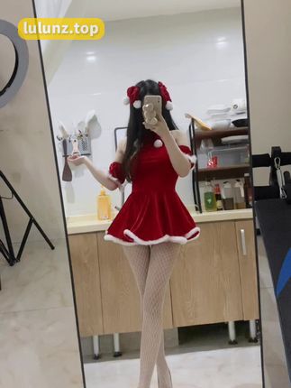 小芋泥yyy微博自拍照片合集，她的风格是否一如既往地惊艳？