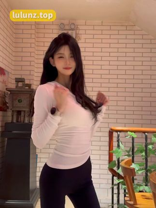 一只树懒直播跳舞记录，她的才艺表现为何获得粉丝称赞？