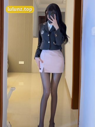 猫梨梨全套写真作品赏析,她的最新资源有何特点?