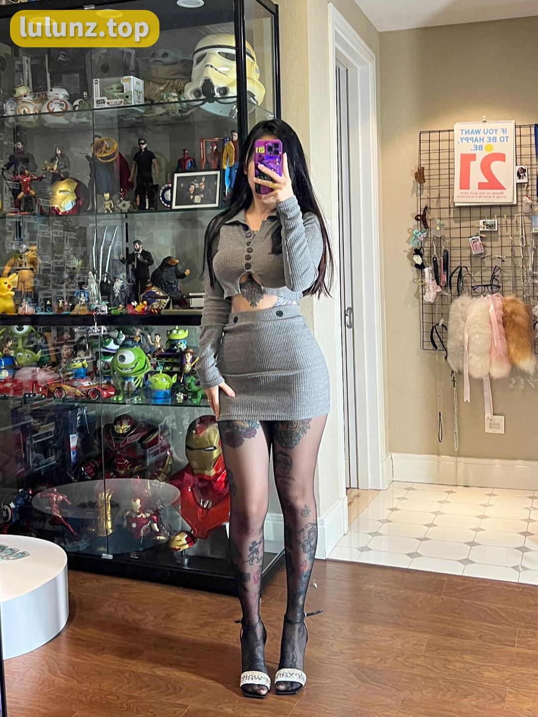 卡通百科老王的圈内生活和作品，她的作品充满独特风格