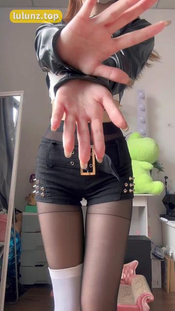 脸红Dearie与其他网红的对比，她的独特之处在哪里？