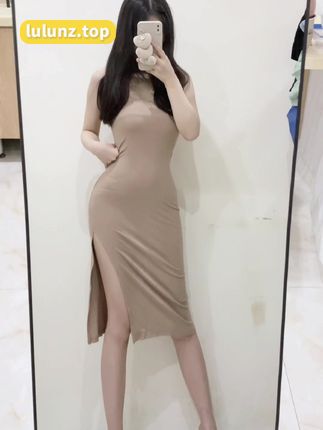 小芋泥yyy微博照片分享，她的独特自拍风格如何征服粉丝？