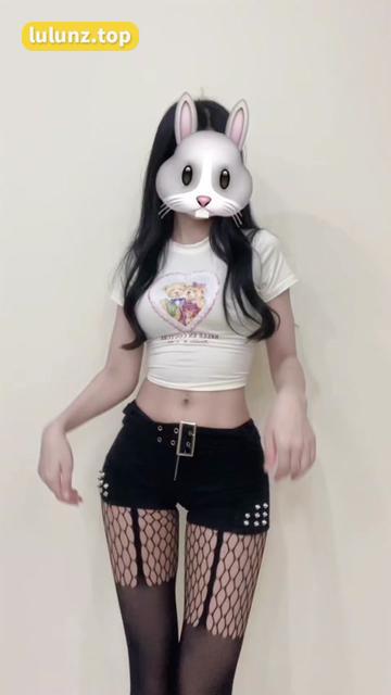 脸红Dearie是谁？揭秘让人脸红的微密圈女神！