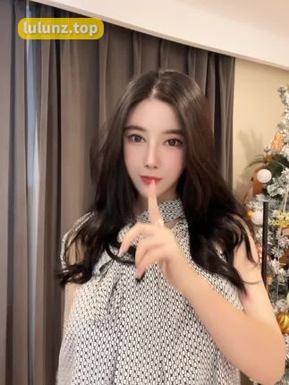 猪小七大摆锤视频引发热议！猪小七的惊险表演回顾