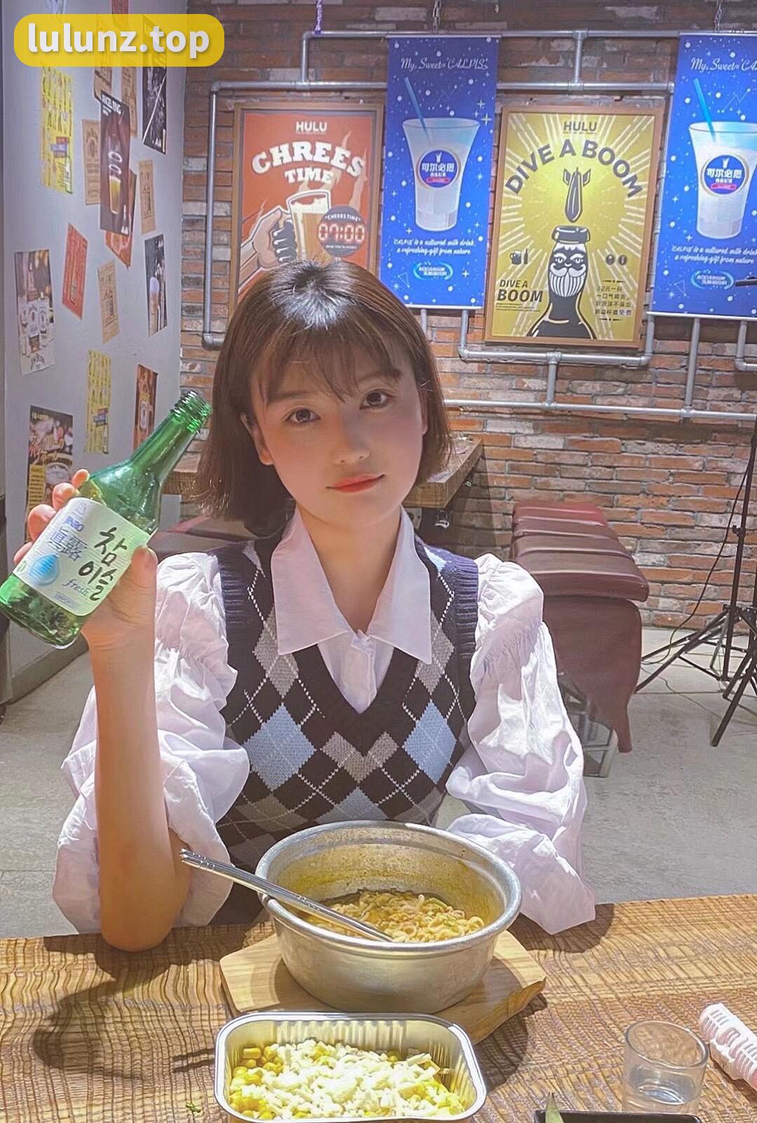 十万口草莓粥粥微密圈写真打包下载，精美资源一键收集