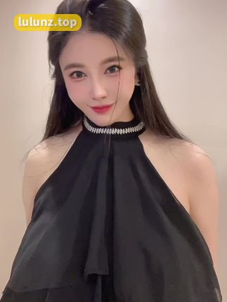 猪小七大摆锤视频引发热议！猪小七的惊险表演回顾