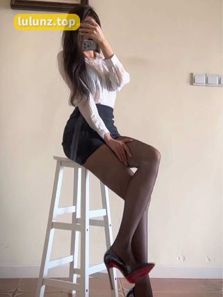 纪念小小v5微密圈系列图片，丰富多彩的作品呈现