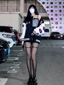 唐十七维密圈风格分析，她的独特魅力与服饰选择