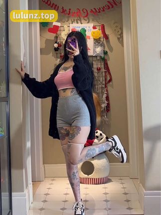 卡通百科老王圈子生活揭秘，她的私密世界大曝光