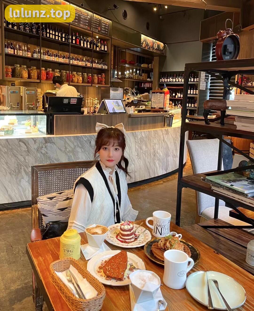 十万口草莓粥粥微密圈写真打包下载，精美资源一键收集