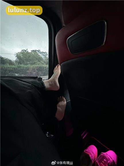 张鑫baby维密图惊艳绽放，微密圈中最具代表性的作品之一