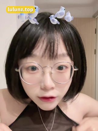 王胜利微博擦边内容热议，网友对她微博内容的讨论