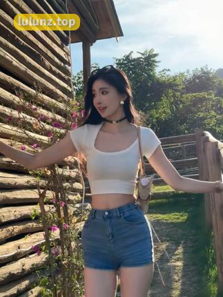 李嘉欣微密圈照片解析，weme付费图片上头的秘密