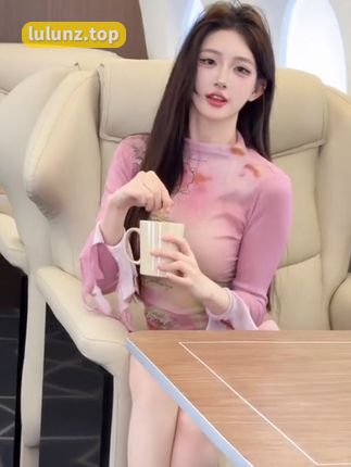 粥粥酱的个人成长经历，她的背景资料有哪些亮点