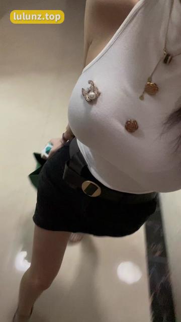 一只佐佐酱点击就看女主播摆烂~揭秘佐佐酱的搞笑瞬间