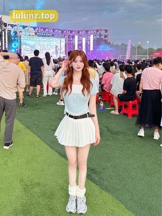 草莓粥粥微密圈写真合集大揭秘，B站百万粉丝UP主的独家作品