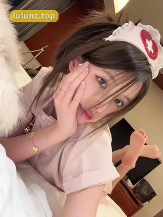 探索时尚界的璀璨明星，脸红八酱微密圈作品带你领略穿搭的艺术