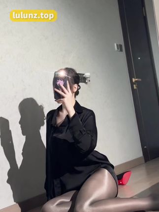 抖音网红可可西yyy微密圈作品资源展示，美丽天使倾情演绎时尚魅力